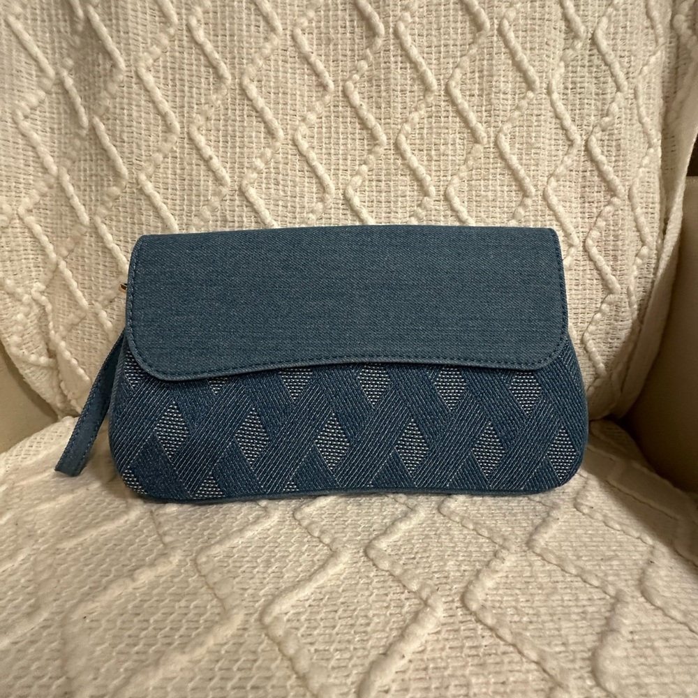 Versona Weaved Clutch/Wristlet bag